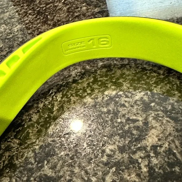 Q30 Q-Collar Size 16 - Picture 4 of 13